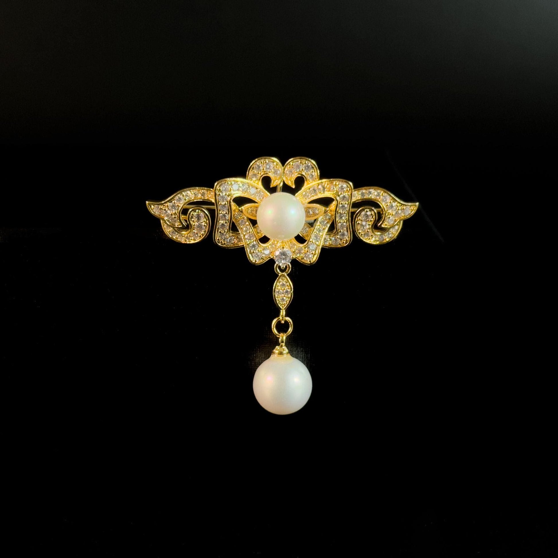 Gold Court Pearl Drop Brooch