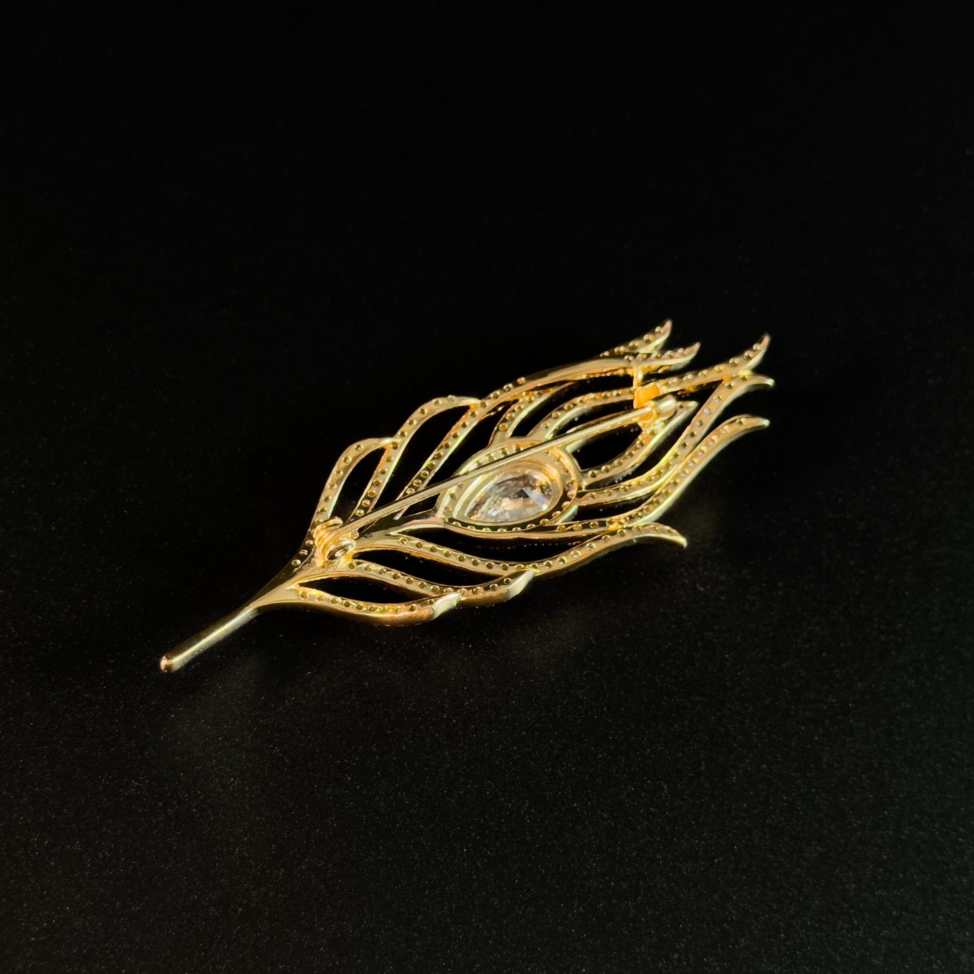 French-Style Openwork Heavy Feather Brooch