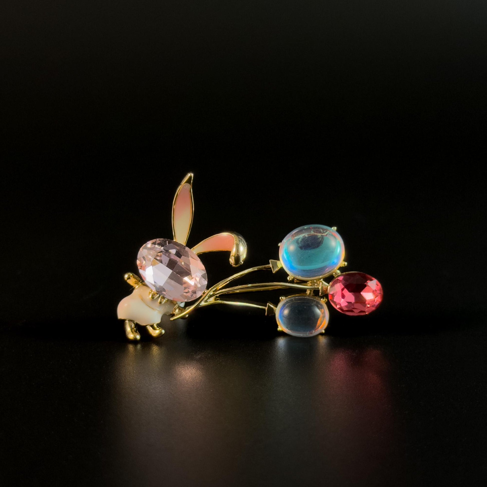 Balloon-Shaped Long-Eared Rabbit Brooch