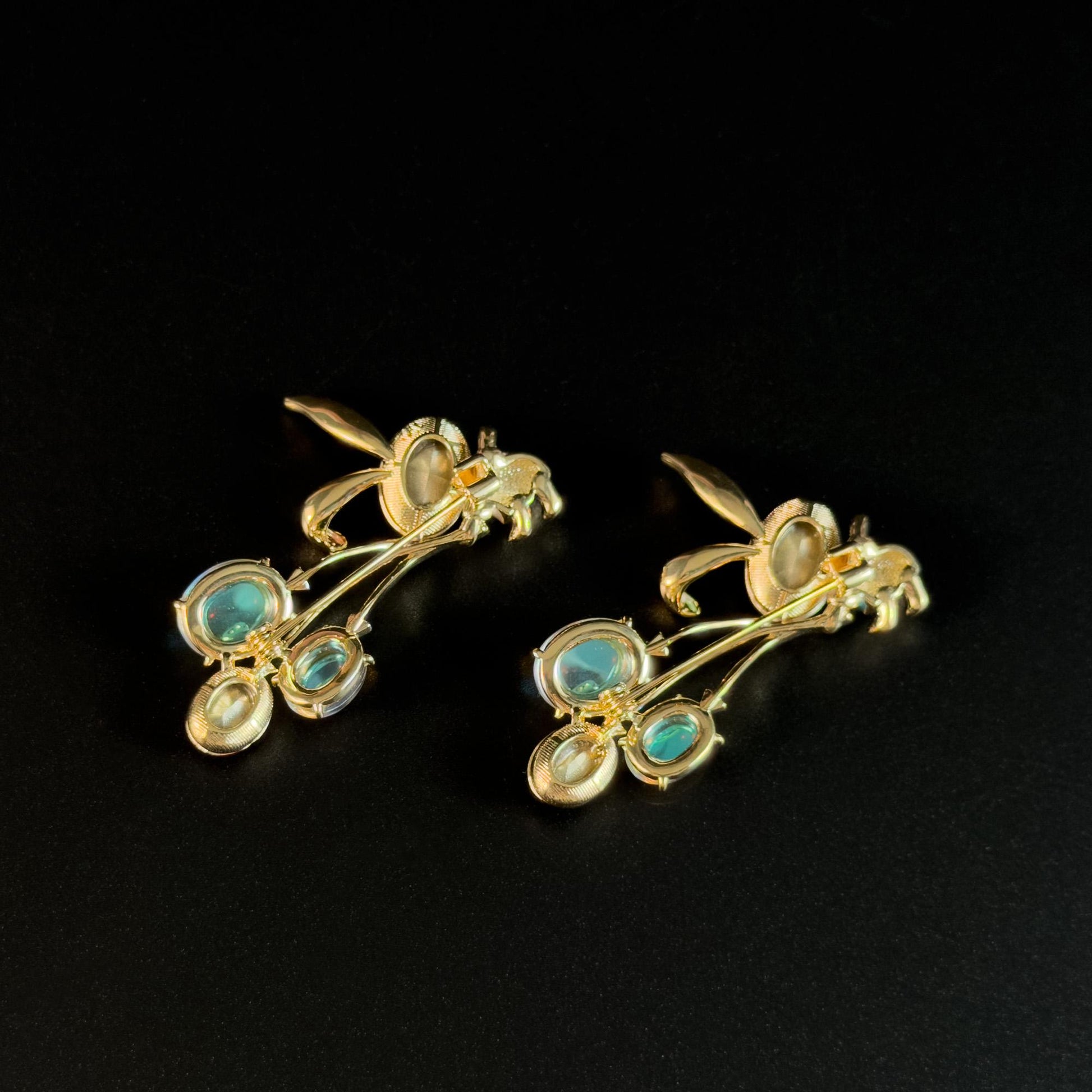 Balloon-Shaped Long-Eared Rabbit Brooch