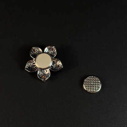 Retro-Style Color-Blocked Five-Petal Flower Magnetic Cufflinks
