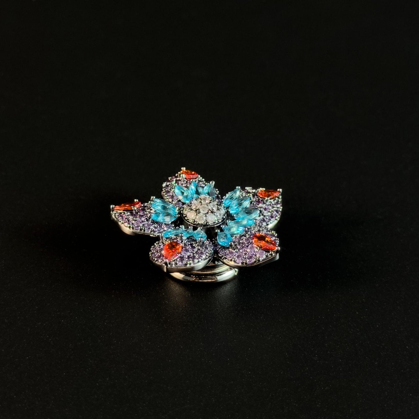 Retro-Style Color-Blocked Five-Petal Flower Magnetic Cufflinks