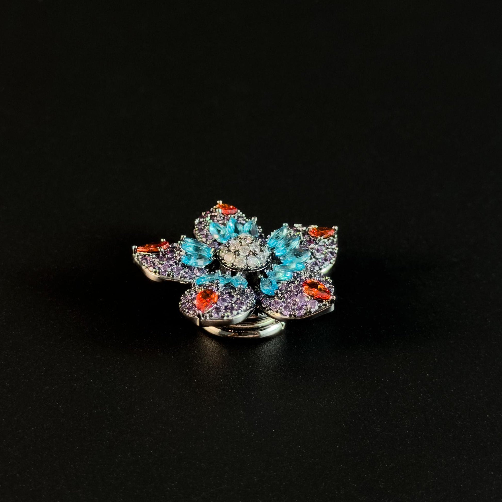 Retro-Style Color-Blocked Five-Petal Flower Magnetic Cufflinks