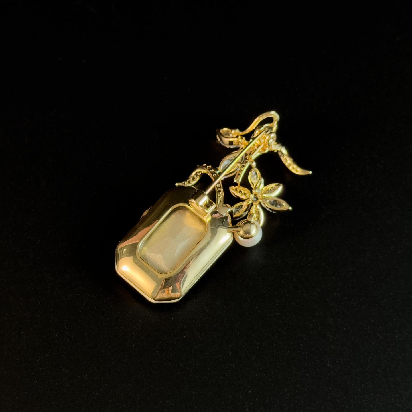 Gold Vase Flower Brooch