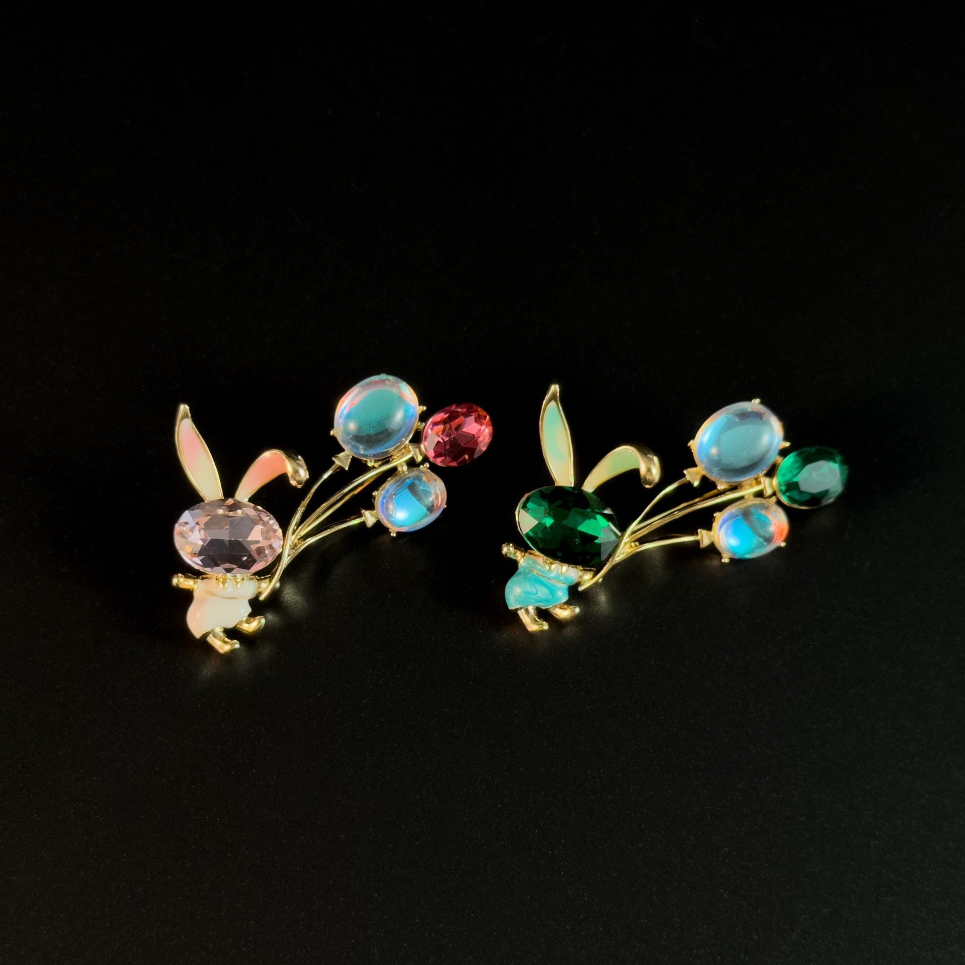 Balloon-Shaped Long-Eared Rabbit Brooch
