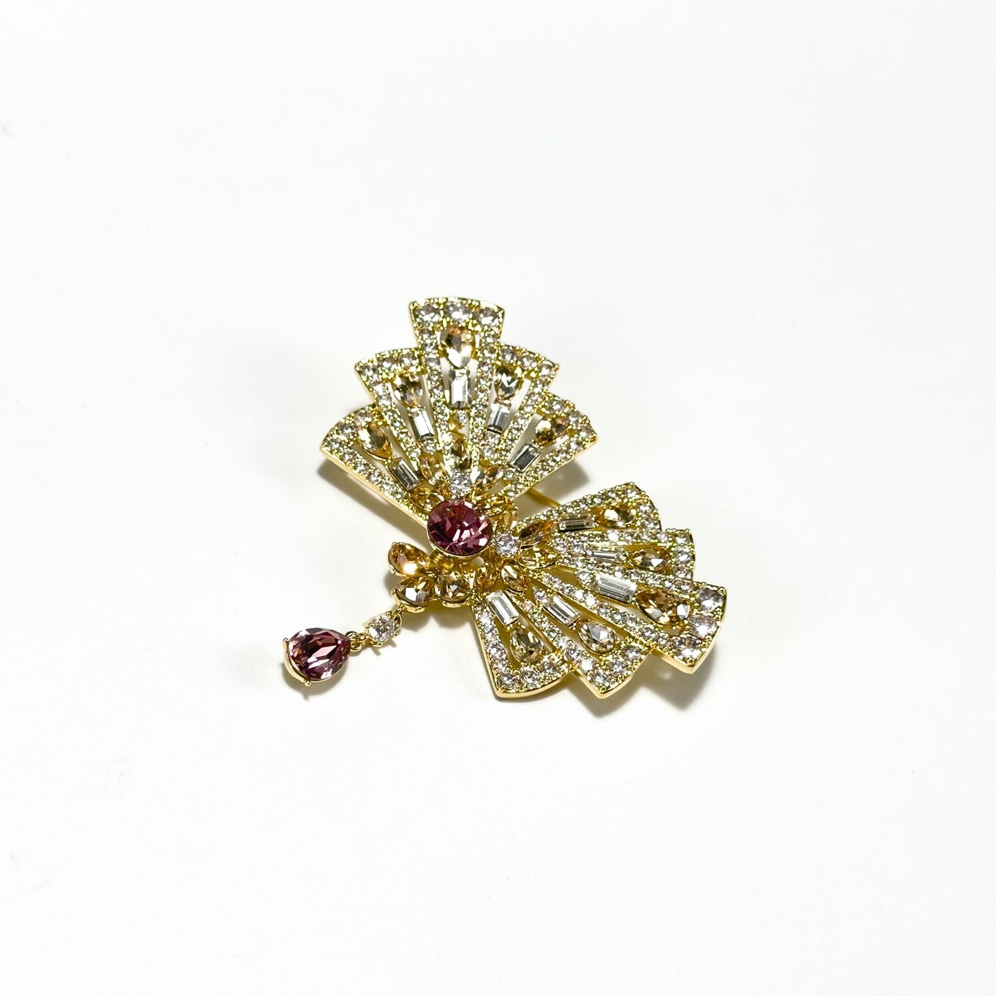 Britomartis · Golden Bow Pendant Brooch