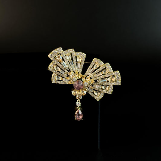 Britomartis · Golden Bow Pendant Brooch