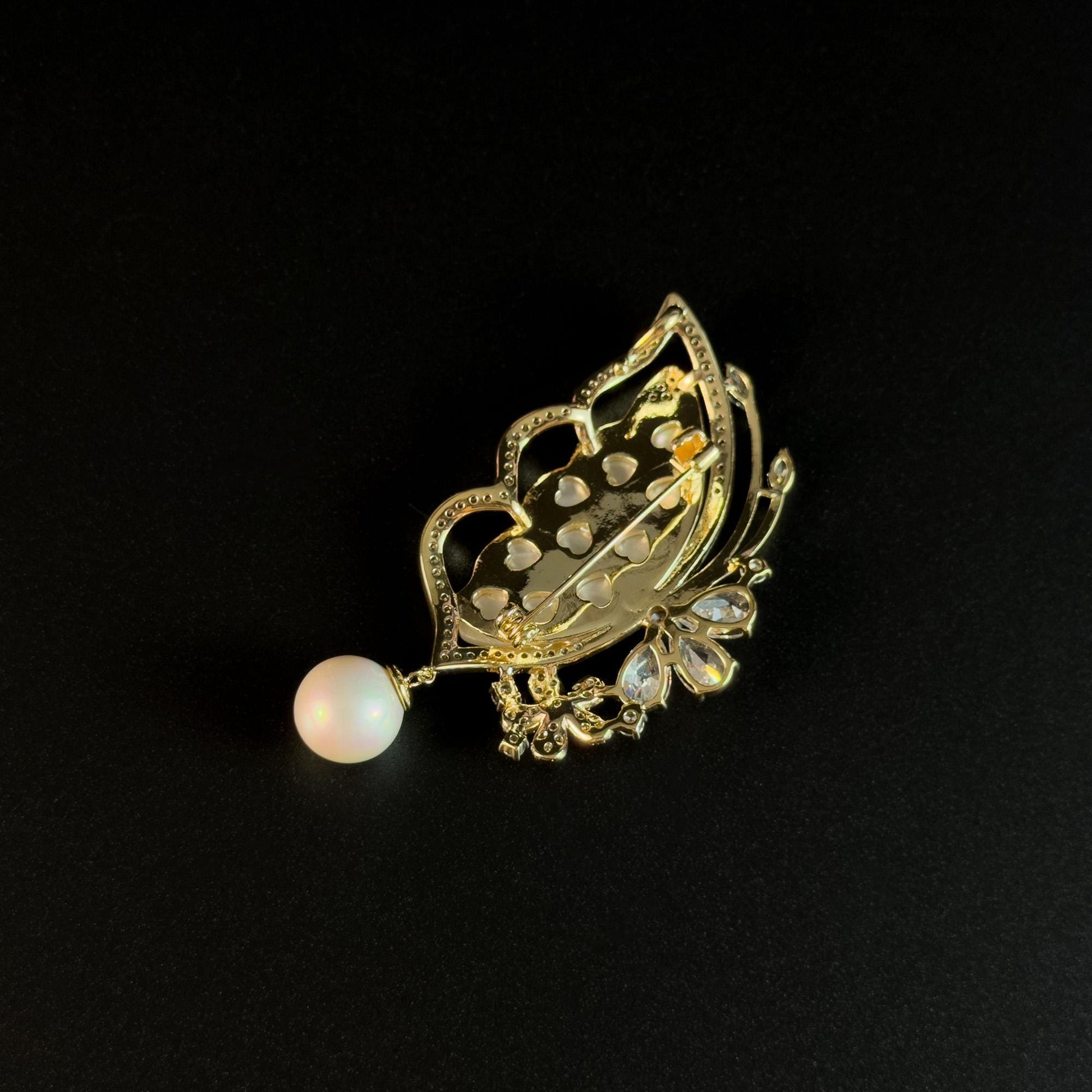 Mother-of-Pearl Butterfly Pearl Pendant Brooch