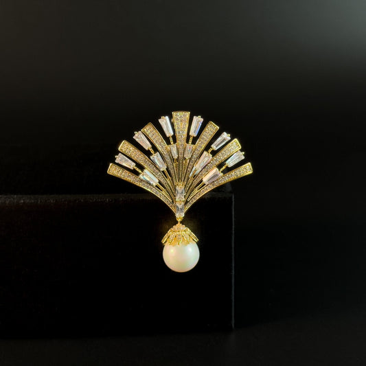 Agamemnon · Golden Firework Fan Brooch