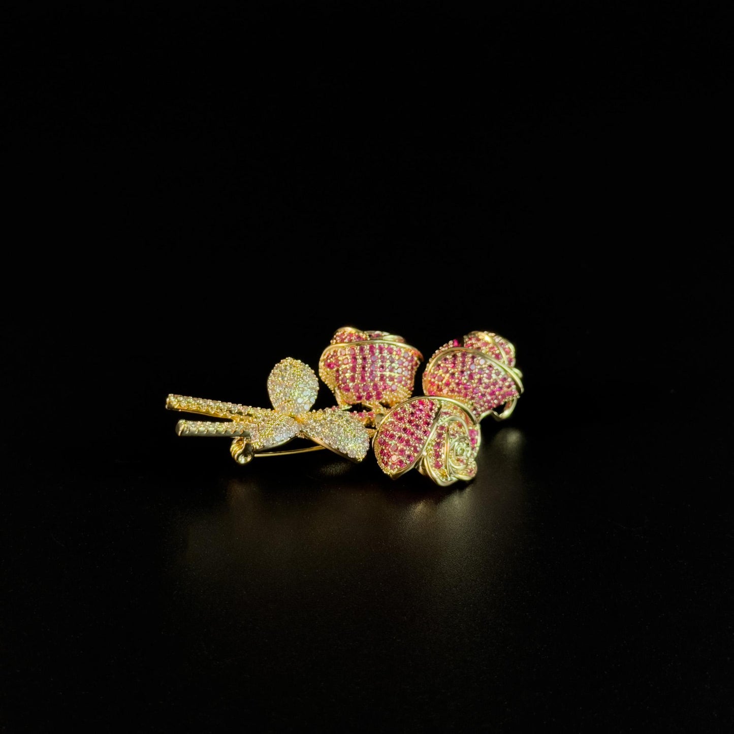 Iole · Rose Bouquet Brooch