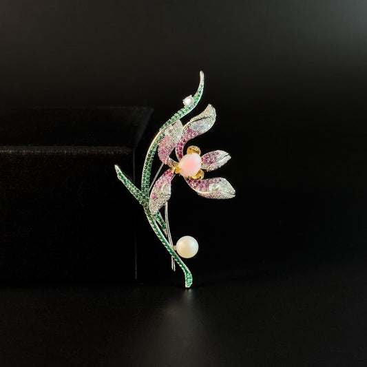 Aristaeus · Golden Magnolia Brooch