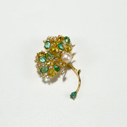 Sinis · Golden Ginkgo Leaf Brooch