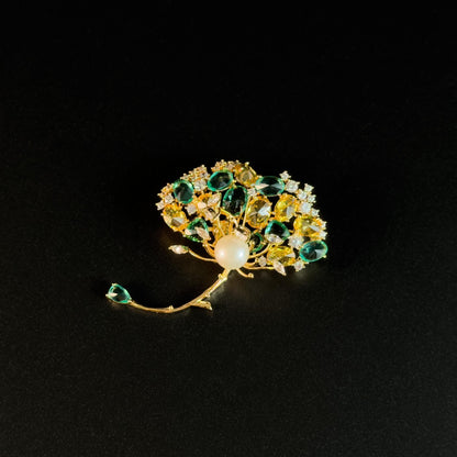 Sinis · Golden Ginkgo Leaf Brooch