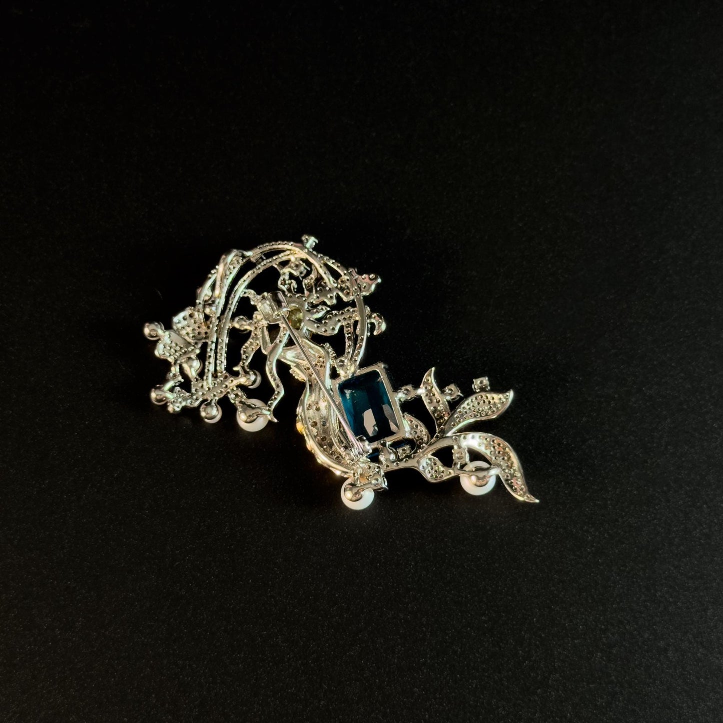 Cadmeis · Azure Mermaid Brooch
