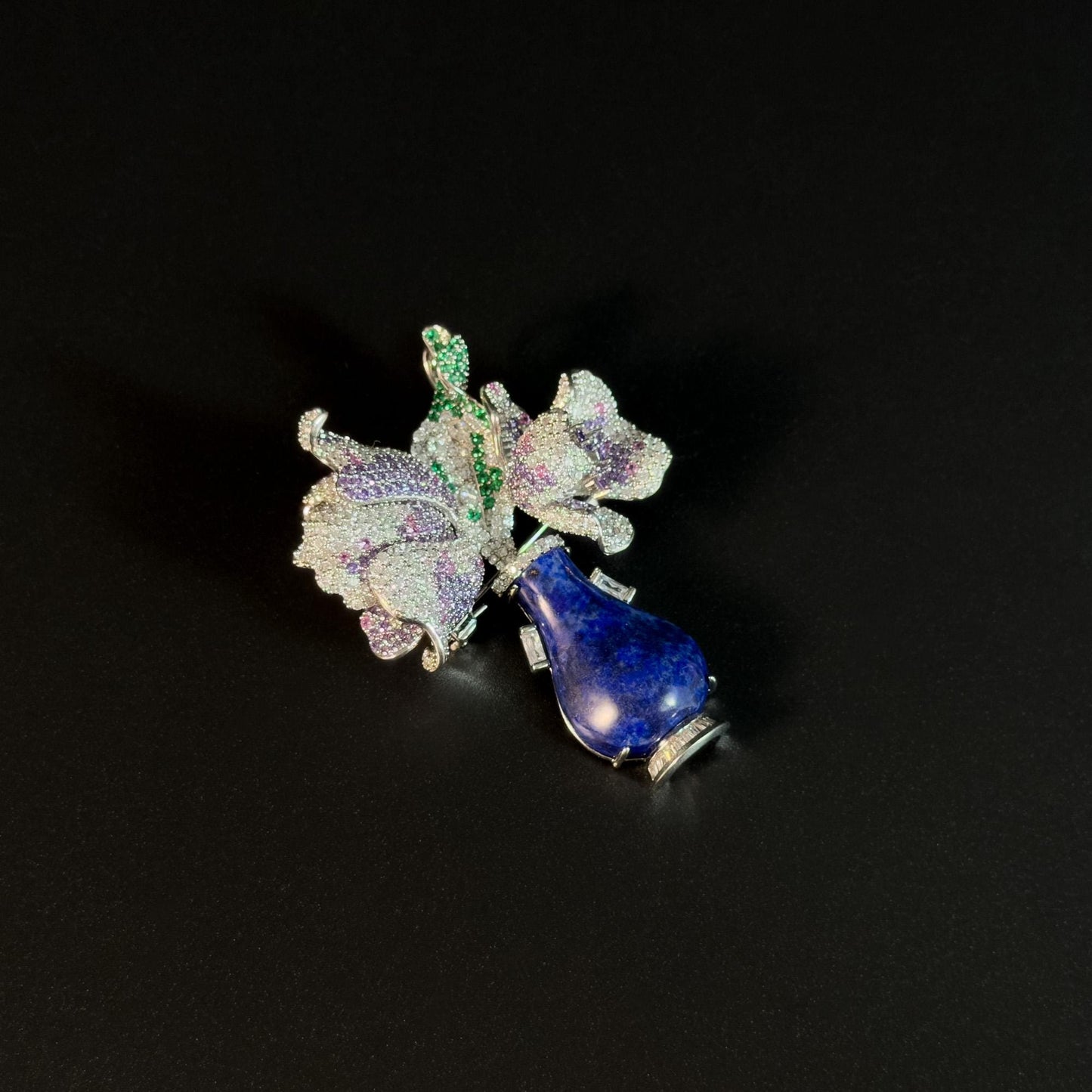 Arcesius · Azure Vase Brooch