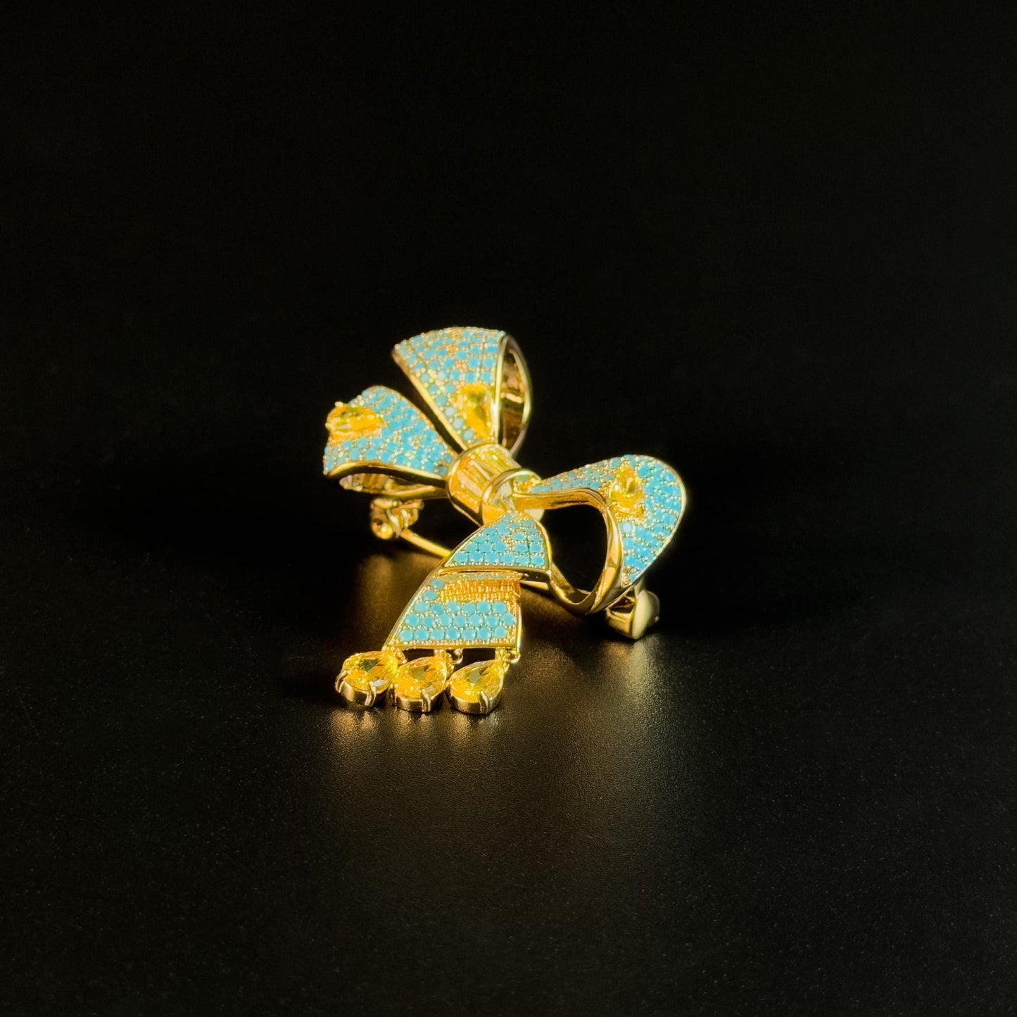 Antigone · Azure Bow Pendant Brooch