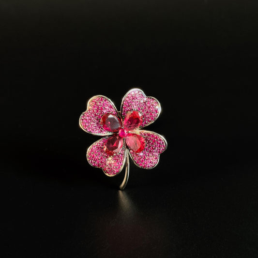 Aegyptus · Crimson Four-Leaf Clover Brooch