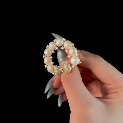 Bow and Pearl Flower Wreath Brooch