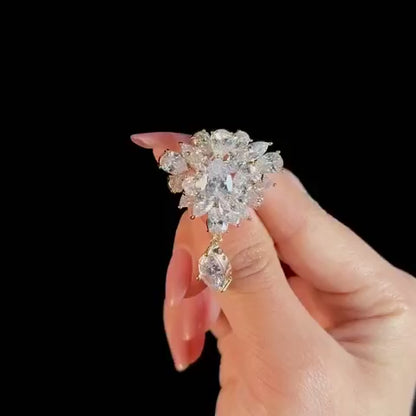 White Zircon Snowflake Pendant