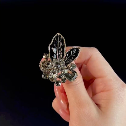 Leaf-Shaped Decorative Brooch